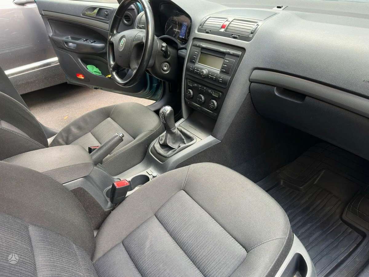 Skoda Octavia dalimis