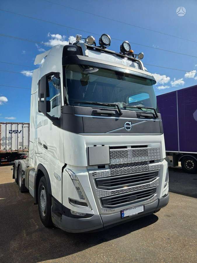 Volvo FH 500 6x2, single sleeper