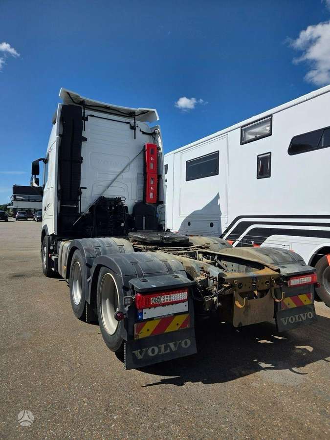 Volvo FH 500 6x2, single sleeper