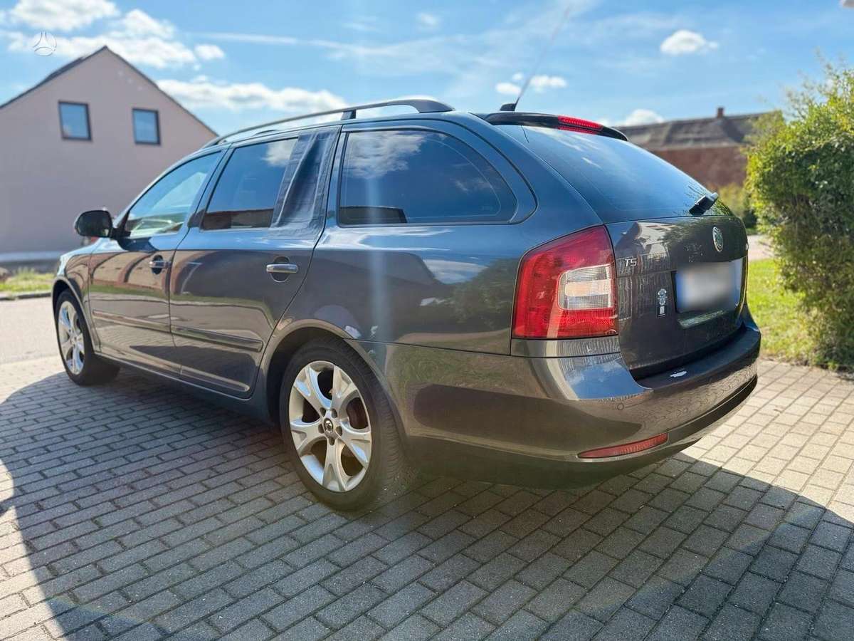 Skoda Octavia, CEG, dalimis