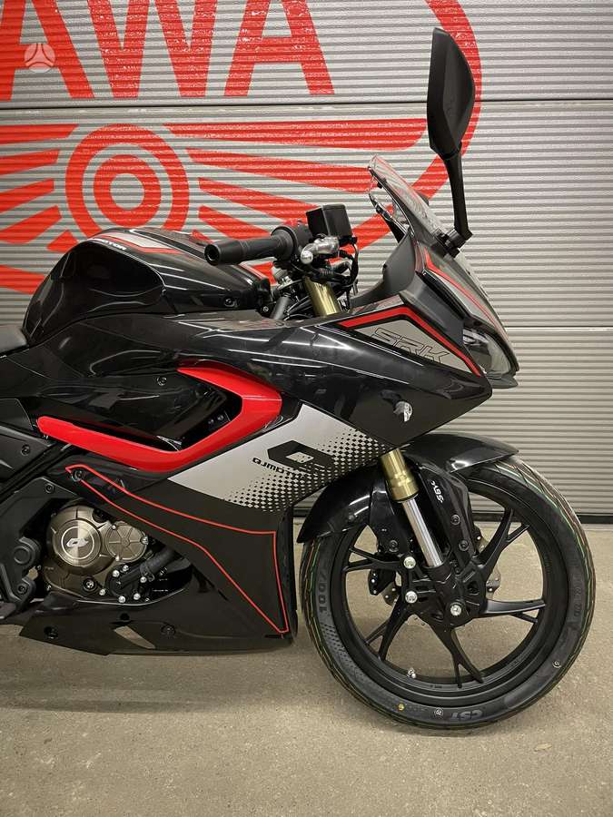 QJMOTOR SRK 125R 125cc, superbikes