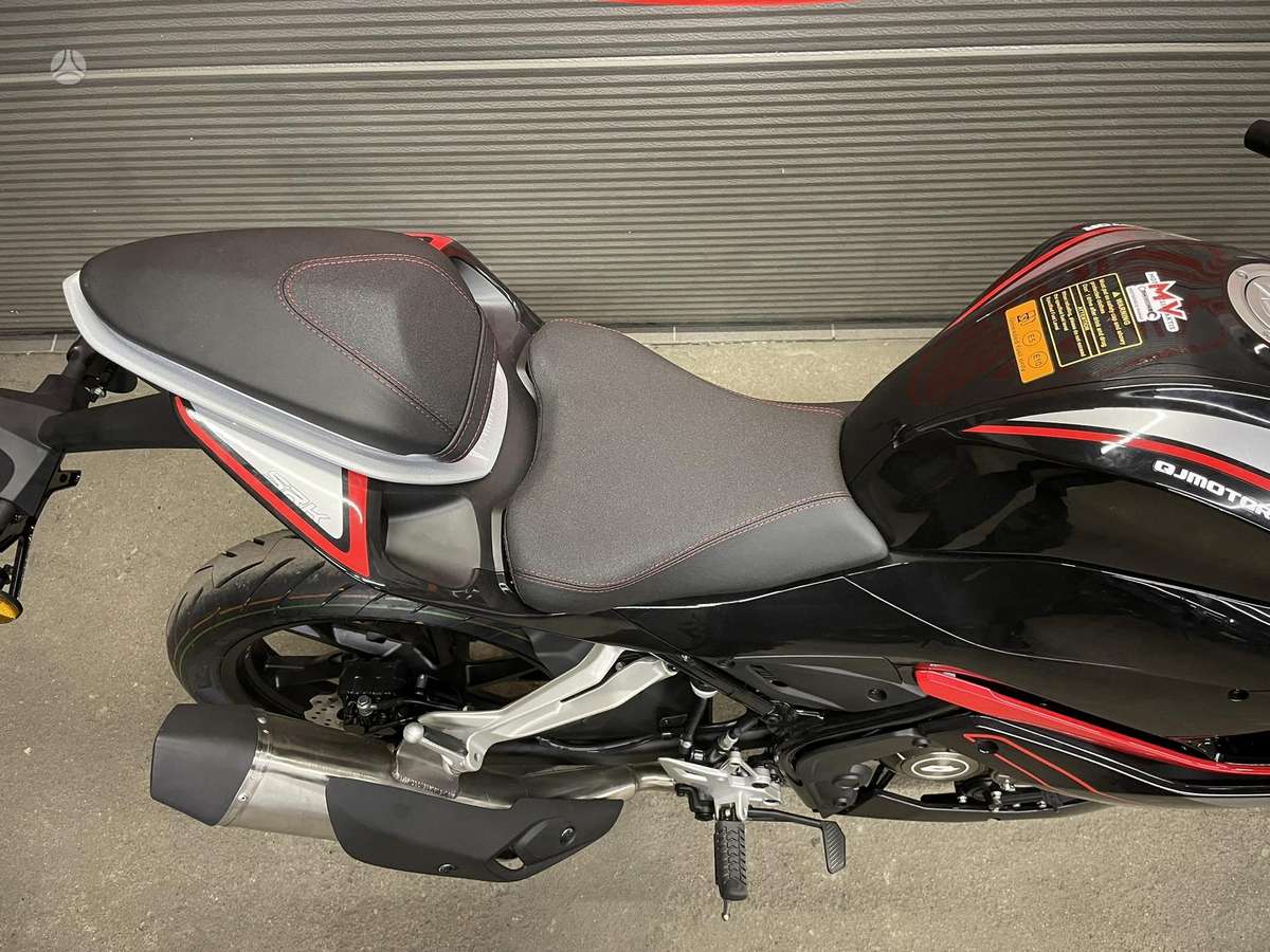 QJMOTOR SRK 125R 125cc, superbikes