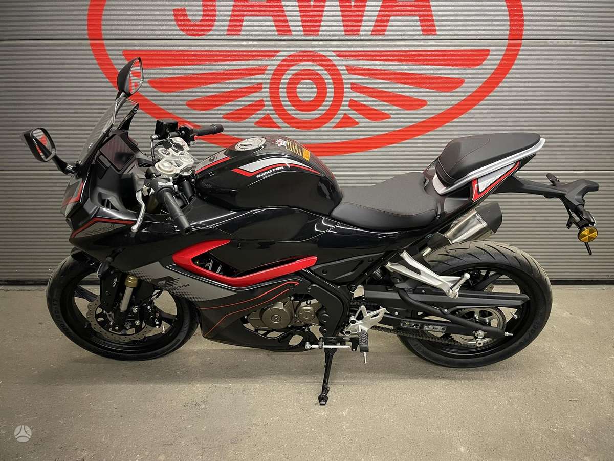 QJMOTOR SRK 125R 125cc, superbikes