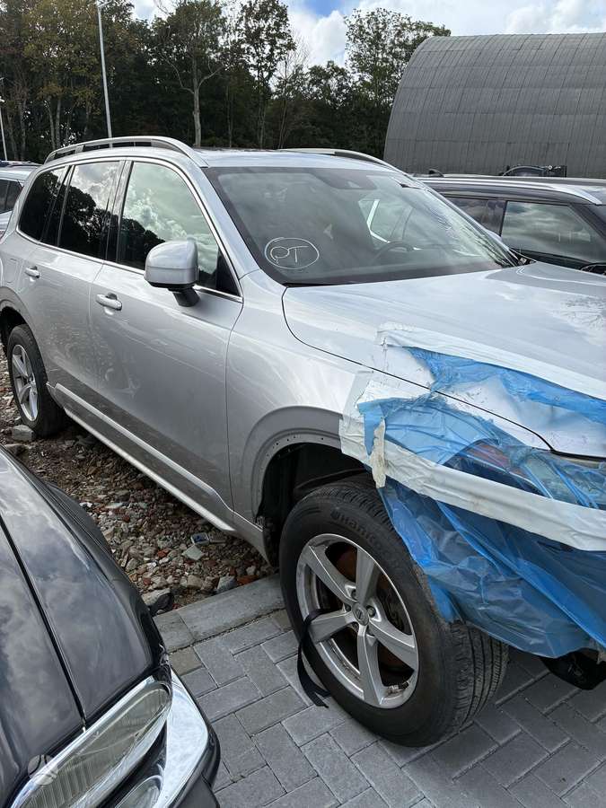 Volvo XC90, 2.0 l., off-road / crossover