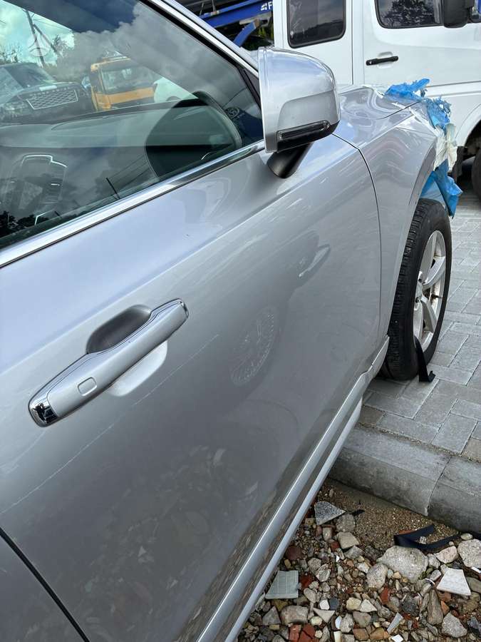 Volvo XC90, 2.0 l., off-road / crossover
