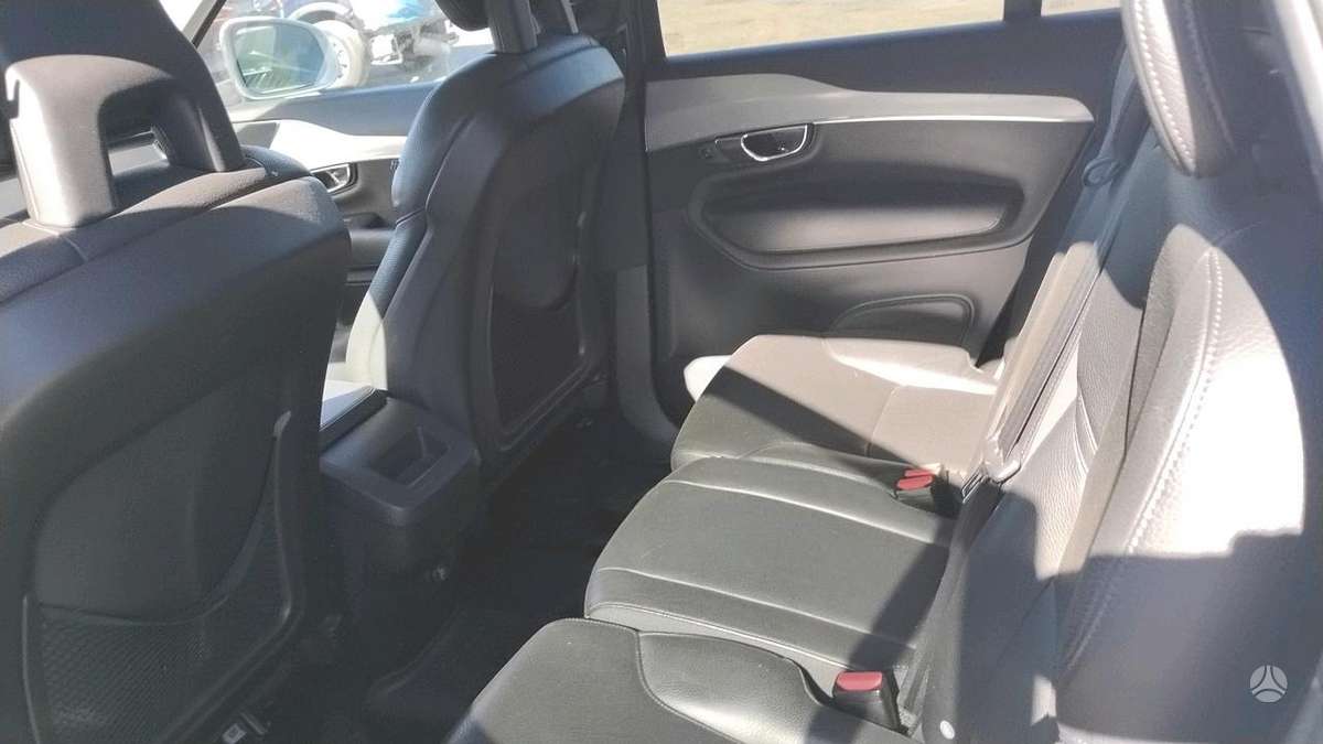 Volvo XC90, 2.0 l., off-road / crossover
