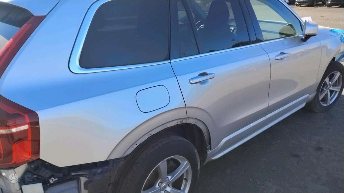 Volvo XC90, 2.0 l., off-road / crossover