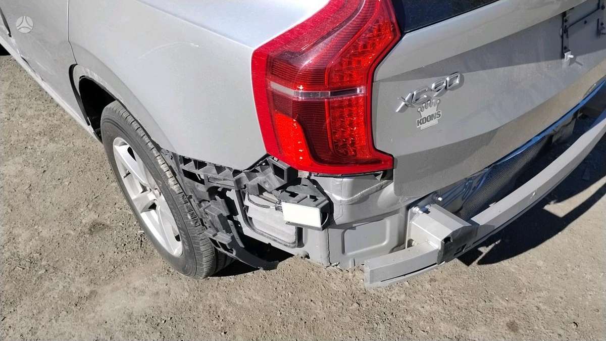 Volvo XC90, 2.0 l., off-road / crossover