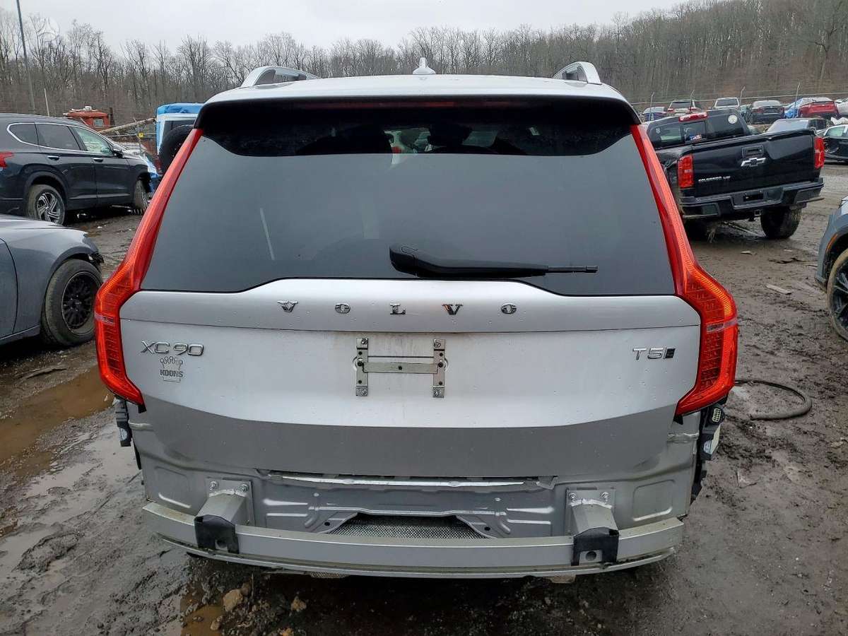 Volvo XC90, 2.0 l., off-road / crossover