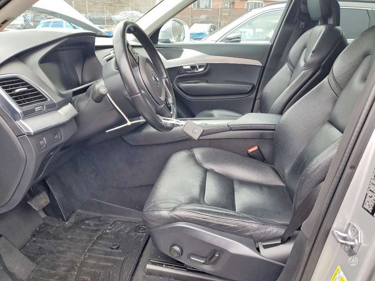 Volvo XC90, 2.0 l., off-road / crossover