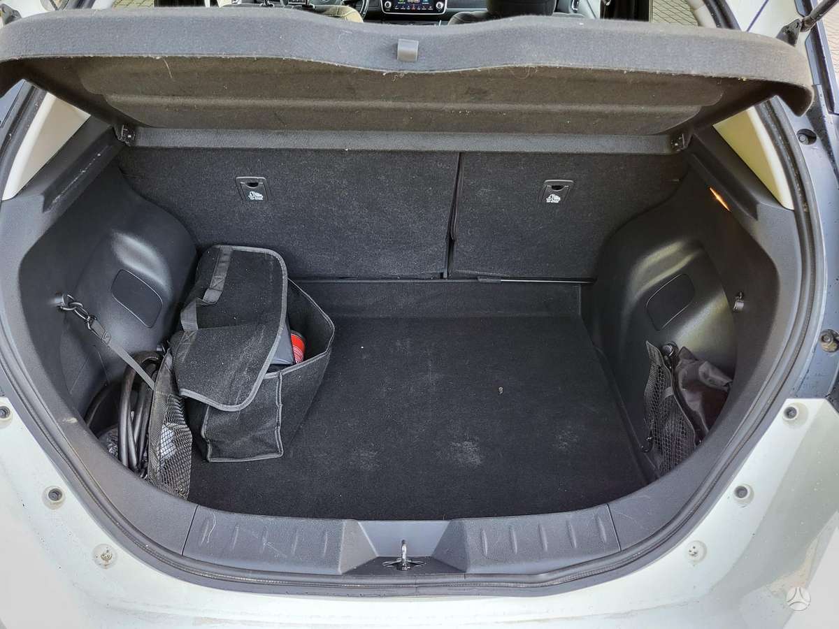 Nissan Leaf, 40 kWh, hatchback