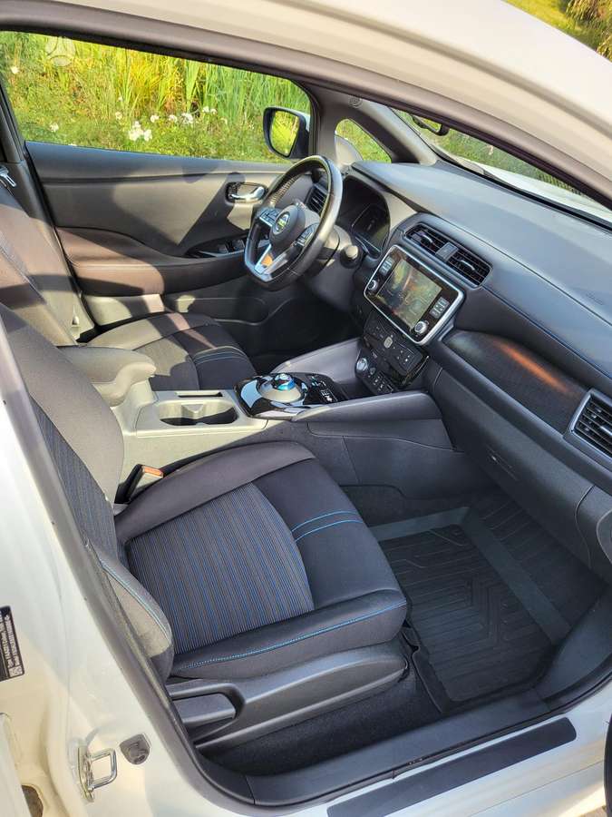Nissan Leaf, 40 kWh, hatchback