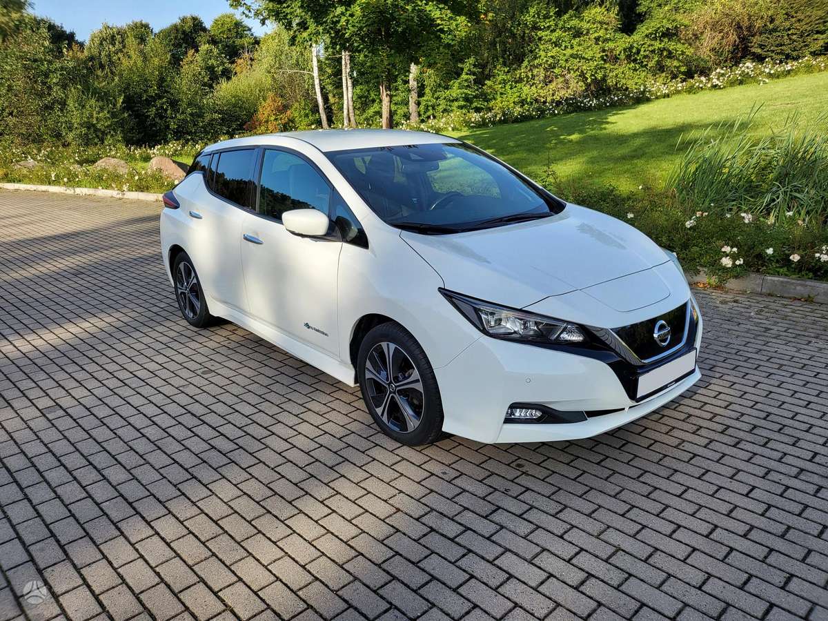 Nissan Leaf, 40 kWh, hatchback