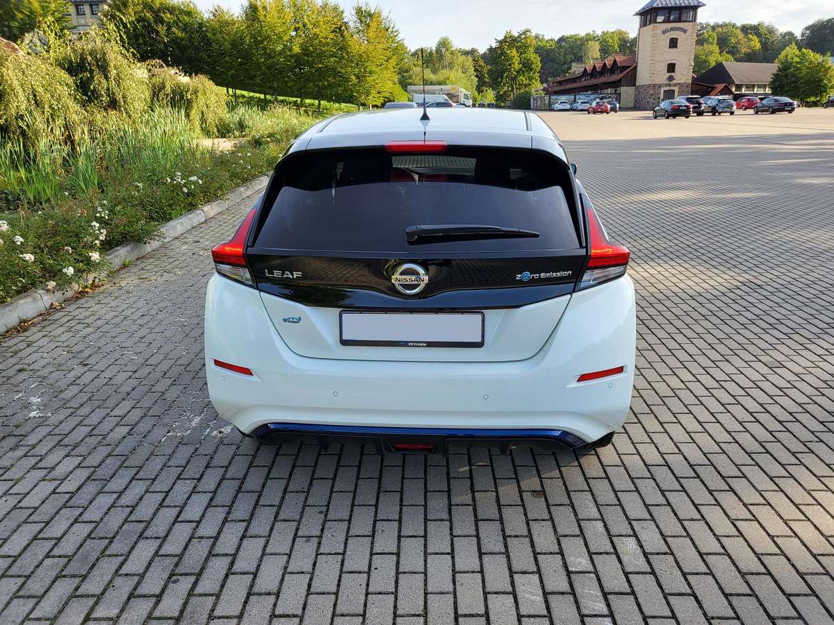 Nissan Leaf, 40 kWh, hatchback