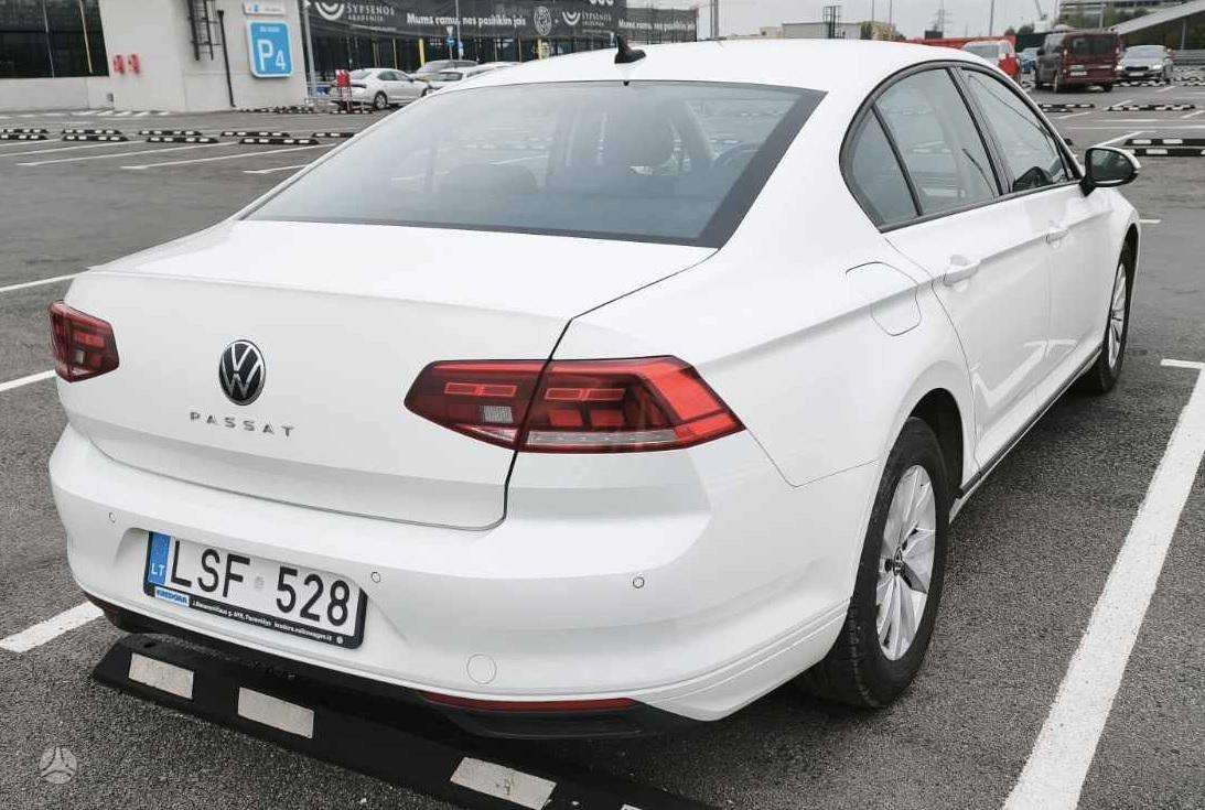 Volkswagen Passat - 2
