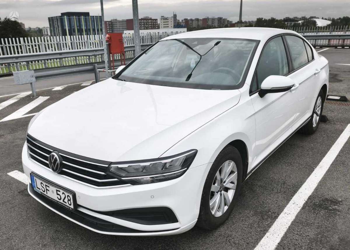 Volkswagen Passat - 4