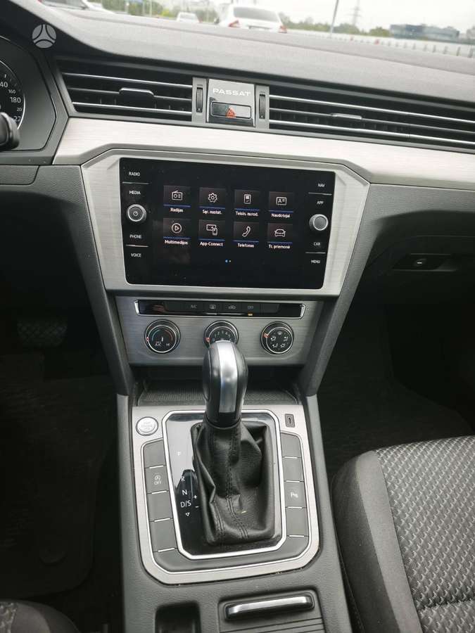 Volkswagen Passat - 8