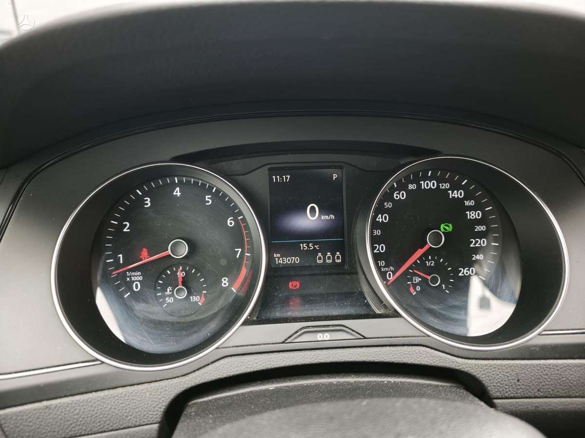 Volkswagen Passat - 9