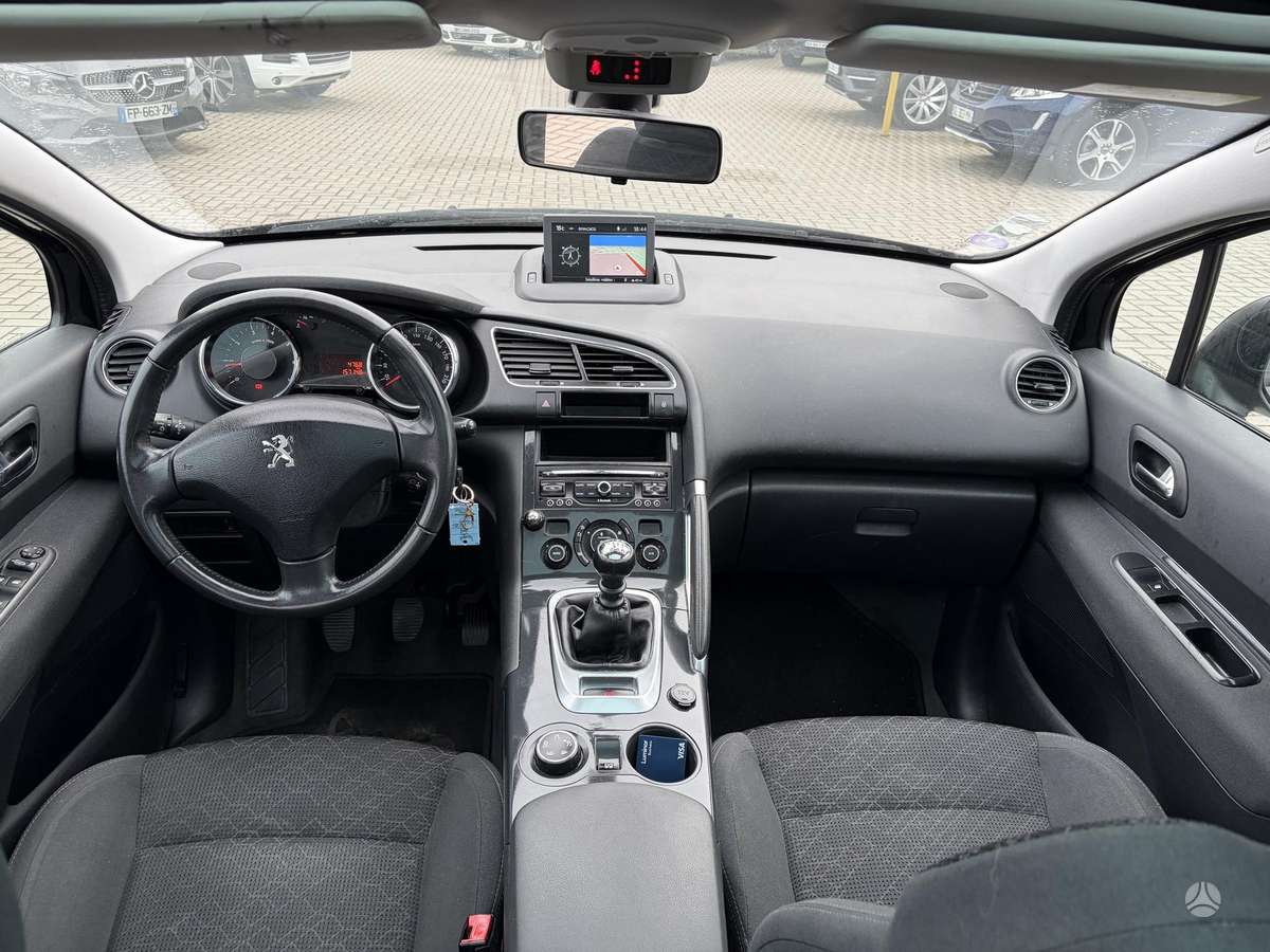 Peugeot 3008, 1.2 l., hatchback