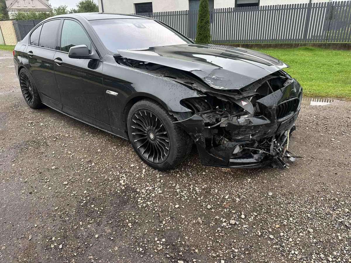 BMW 520, 2.0 l., Седан