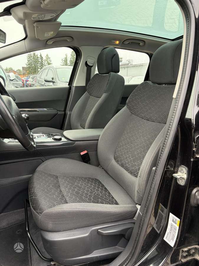 Peugeot 3008, 1.2 l., hatchback