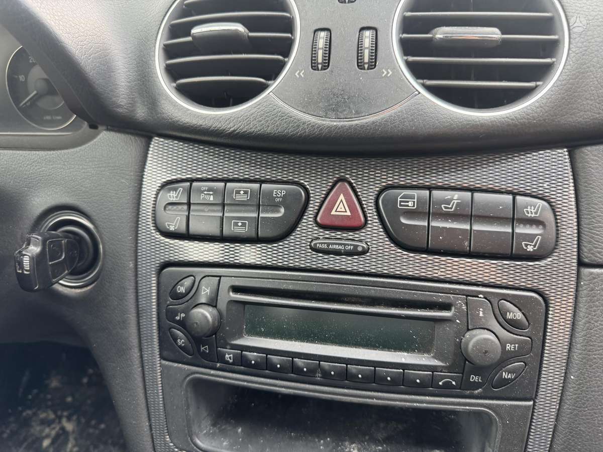Mercedes-Benz CLK270 по частям