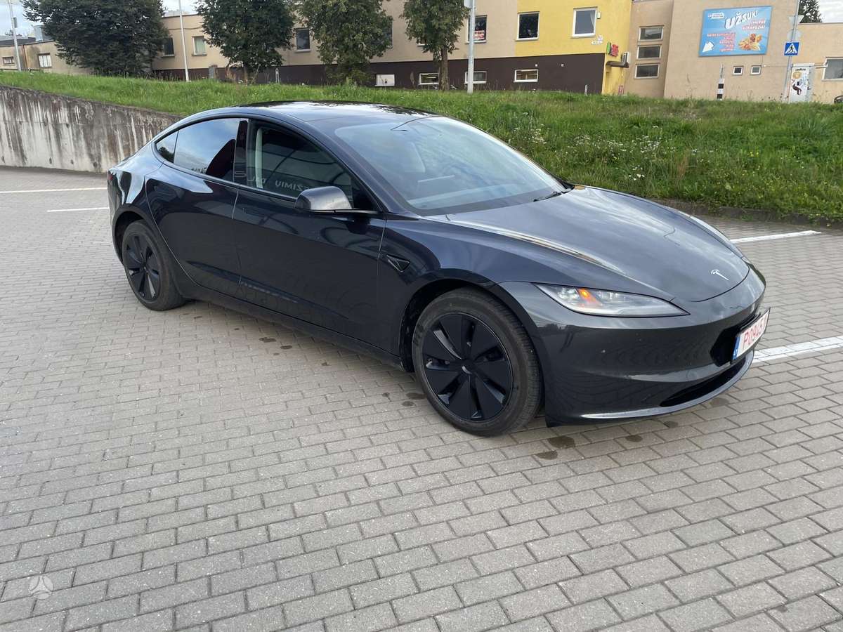 Tesla Model 3 - 2