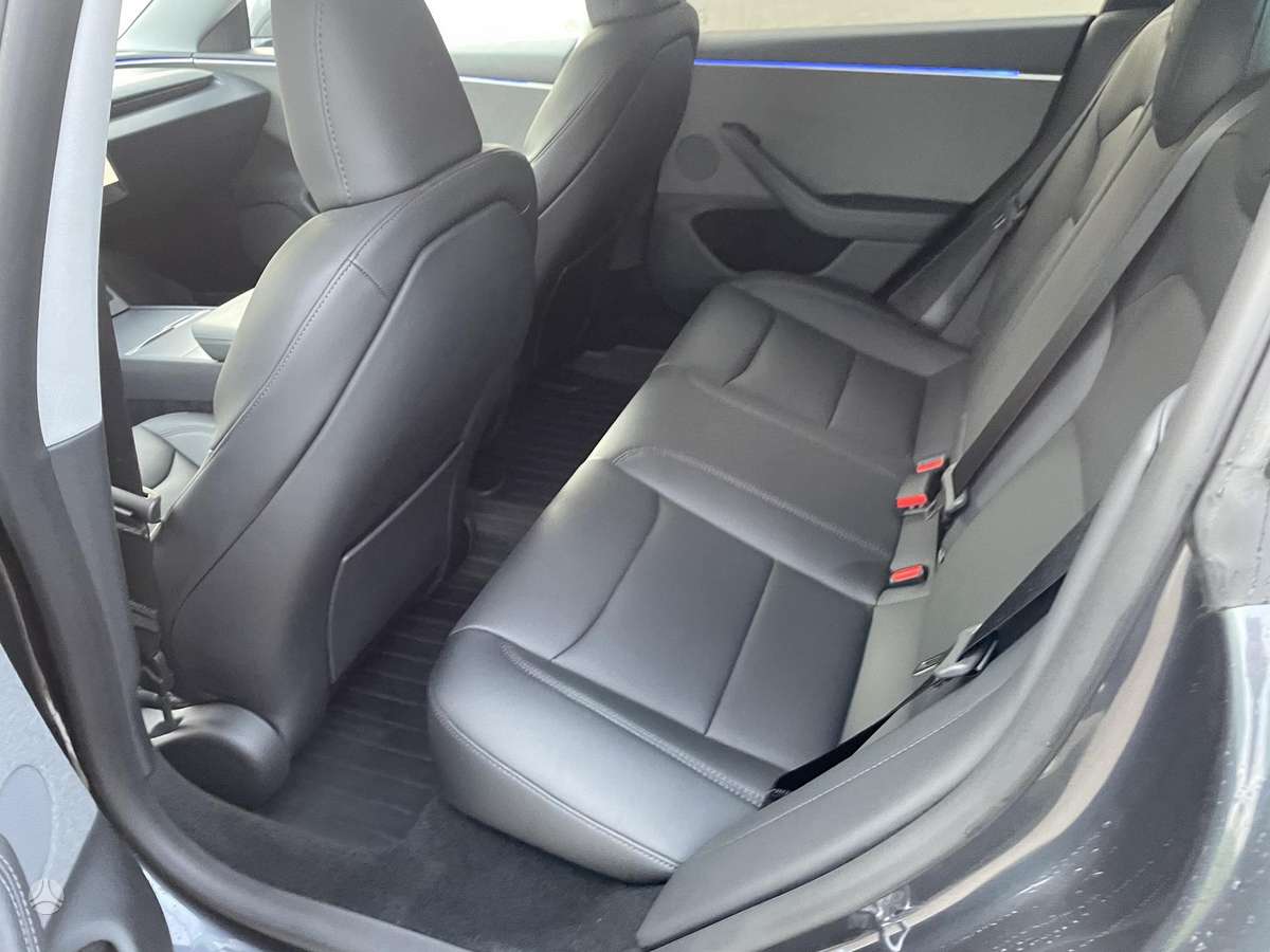 Tesla Model 3 - 11