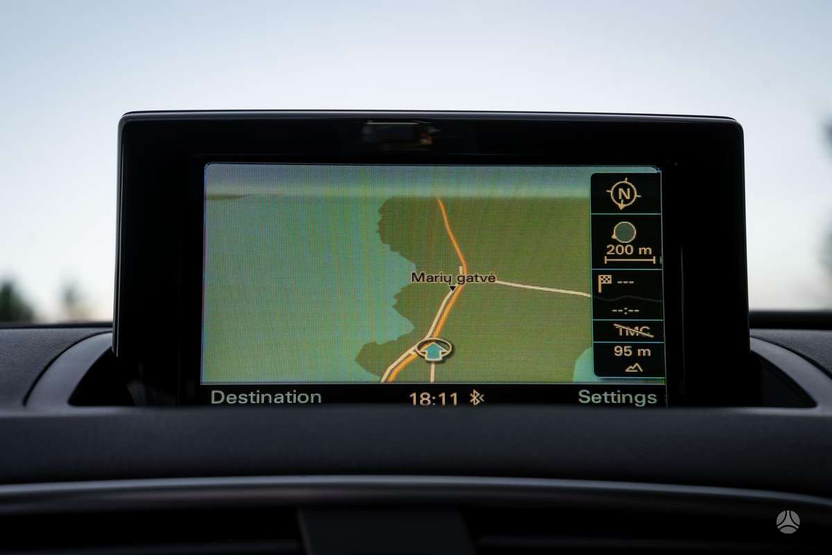 Audi Q3, 2.0 l., Внедорожник / Кроссовер