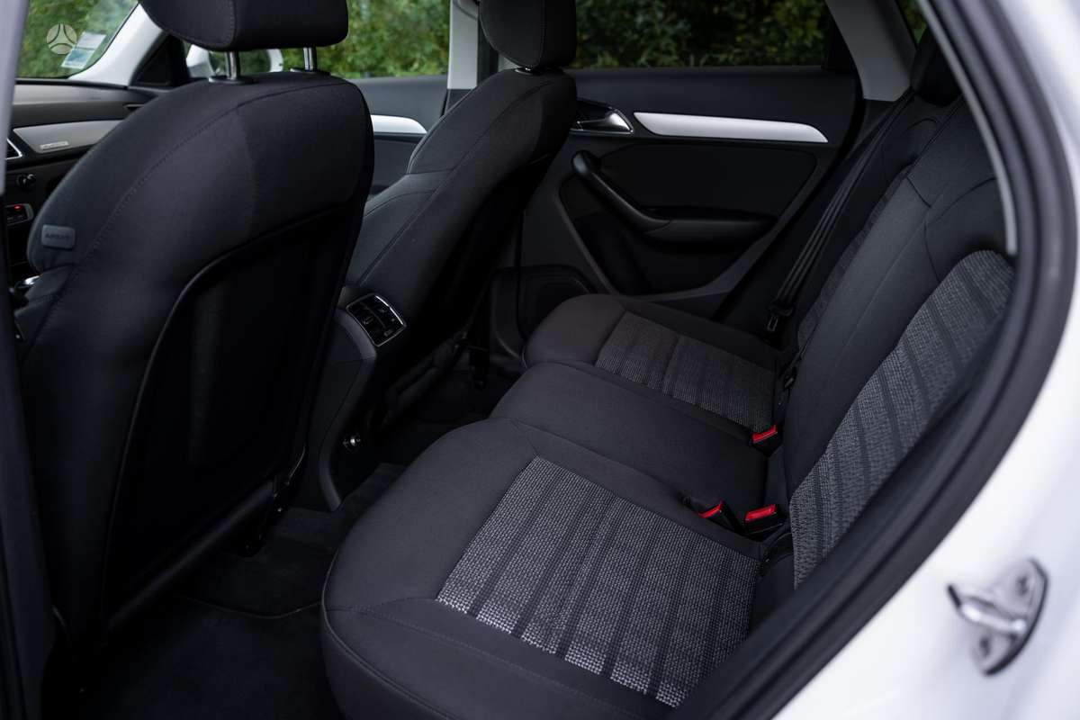 Audi Q3, 2.0 l., Внедорожник / Кроссовер