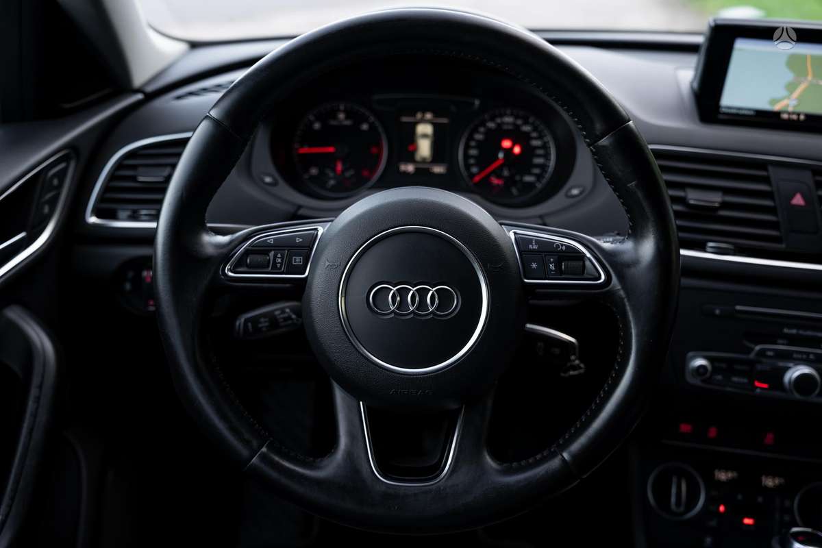 Audi Q3, 2.0 l., Внедорожник / Кроссовер