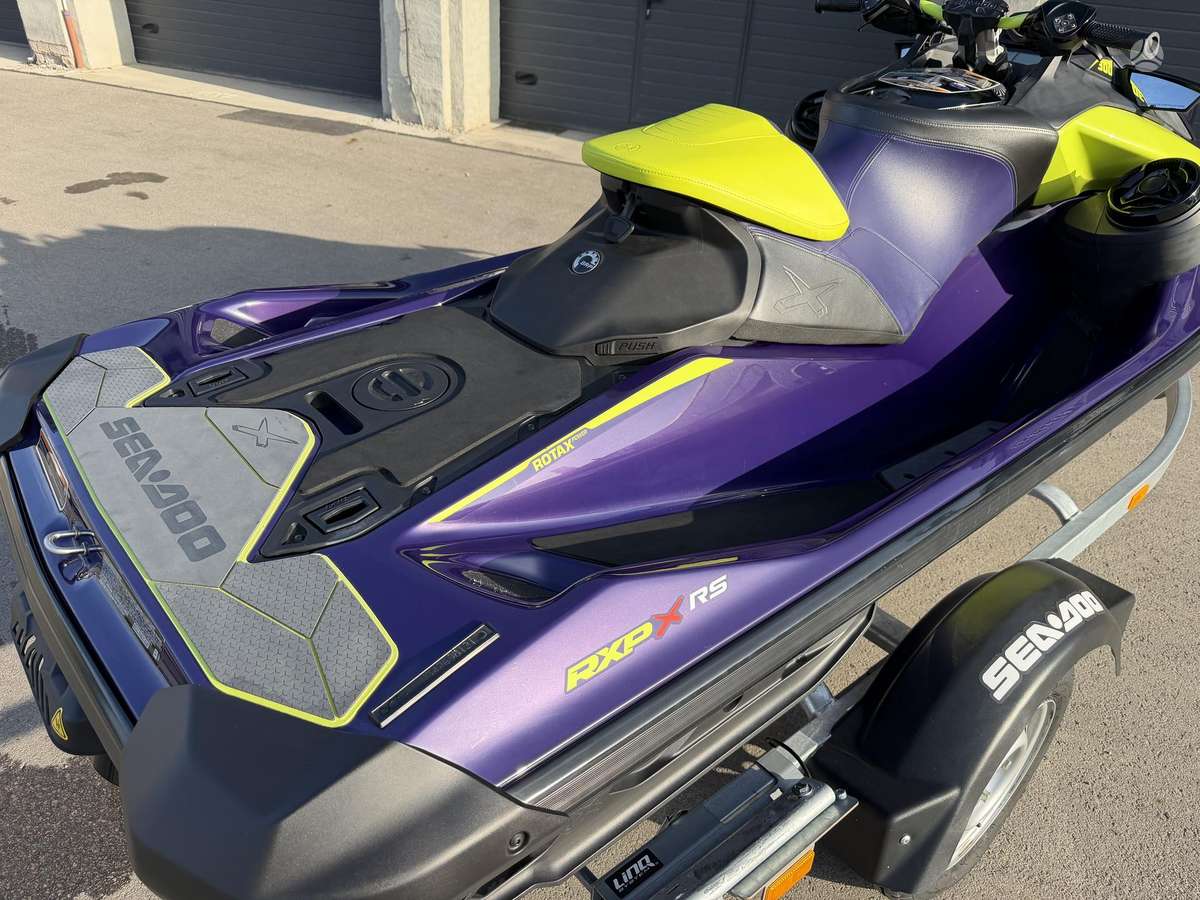 Sea-Doo Rxp300, jet skis