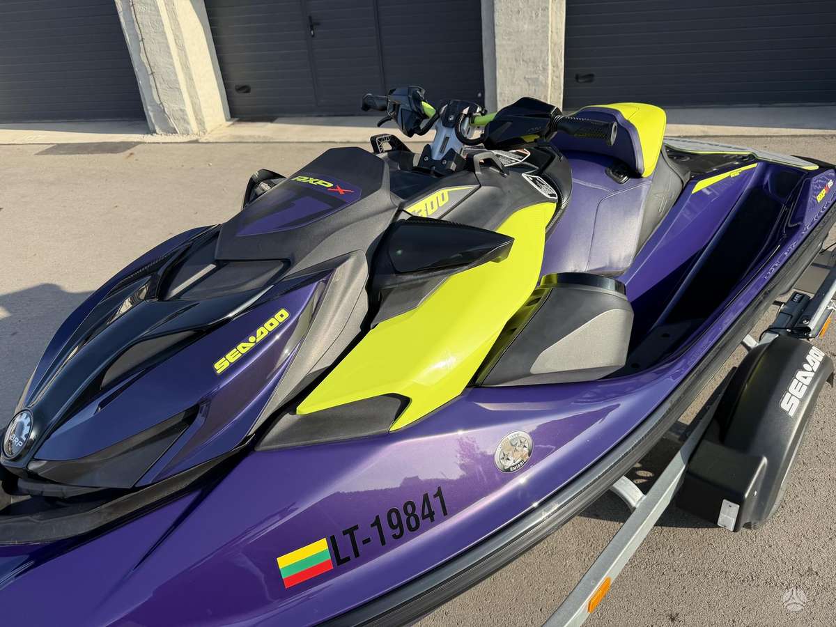 Sea-Doo Rxp300, jet skis