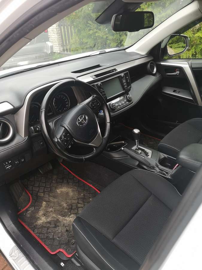 Toyota RAV4 - 11