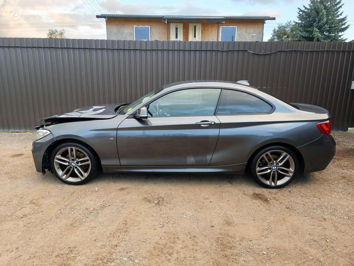 BMW 220, 2.0 l., coupe