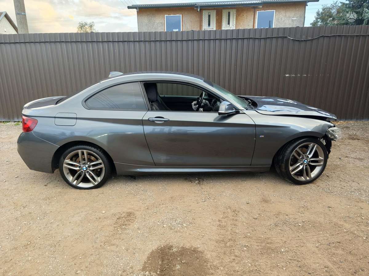 BMW 220, 2.0 l., coupe