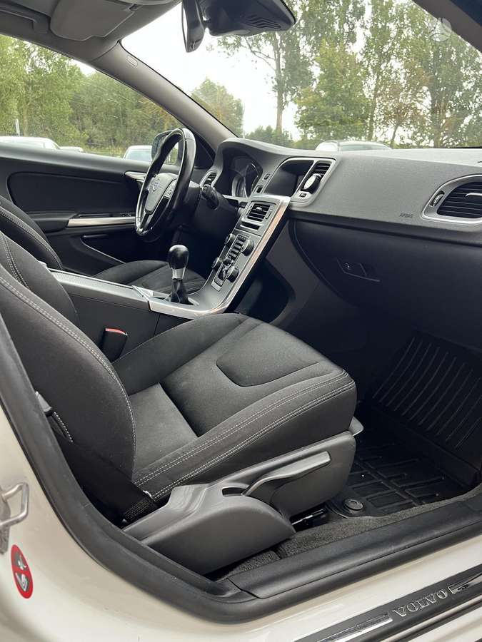 Volvo V60, 1.6 l., universalas