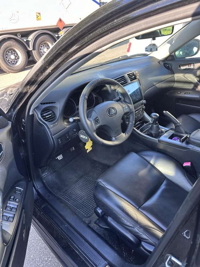 Lexus IS 220, 2.2 l., Седан