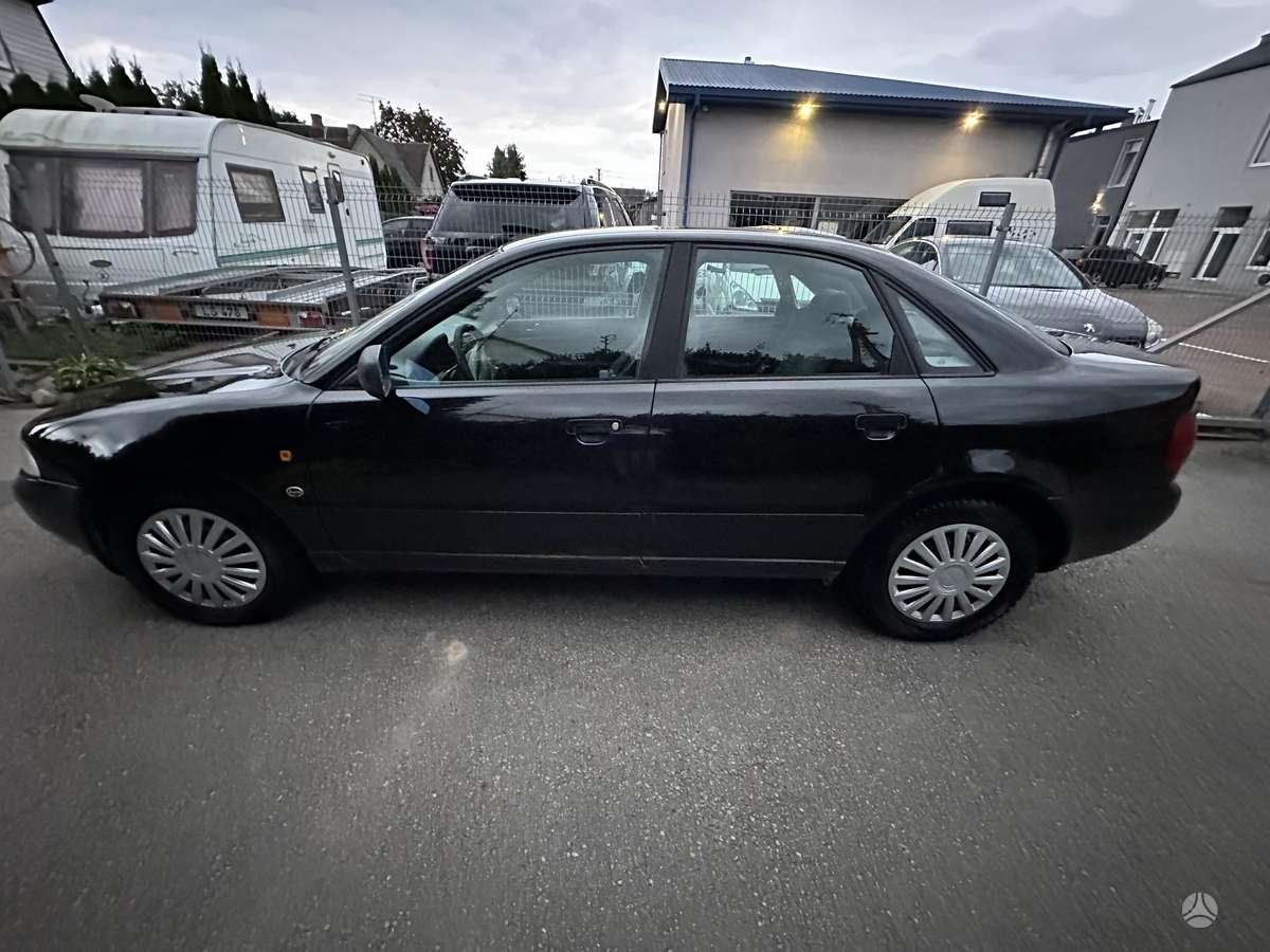 Audi A4, 1.9 l., Седан
