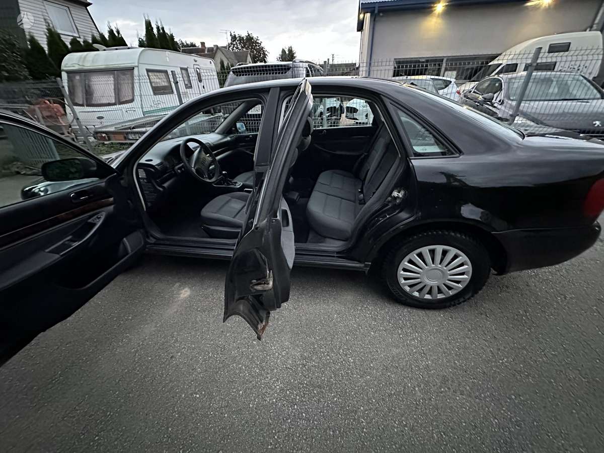 Audi A4, 1.9 l., Седан