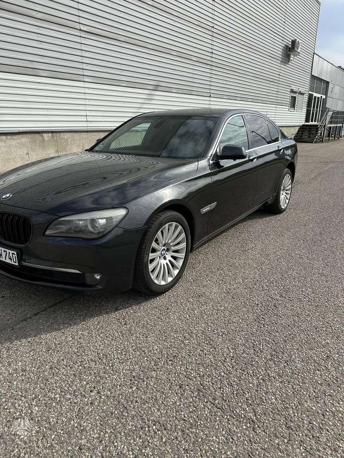BMW 730, 3.0 l., Седан