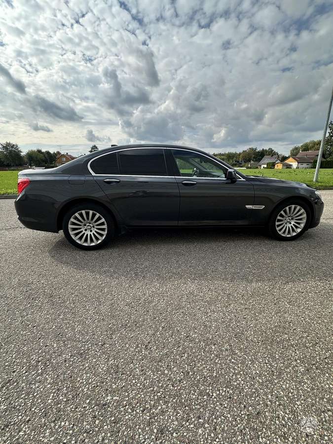 BMW 730, 3.0 l., Седан
