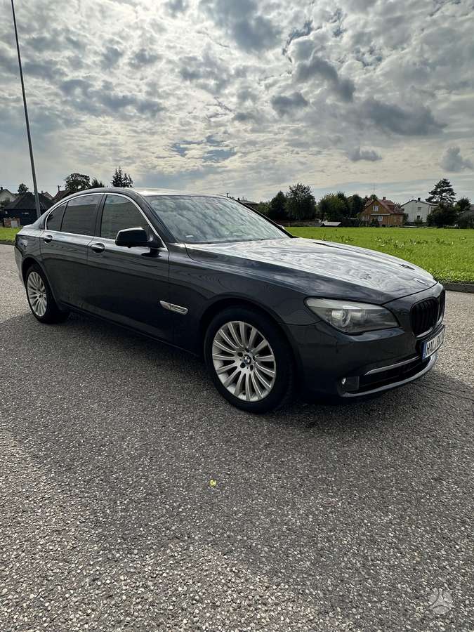 BMW 730, 3.0 l., Седан