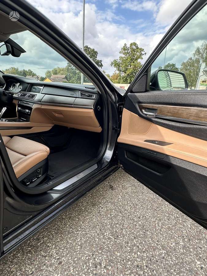 BMW 730, 3.0 l., Седан