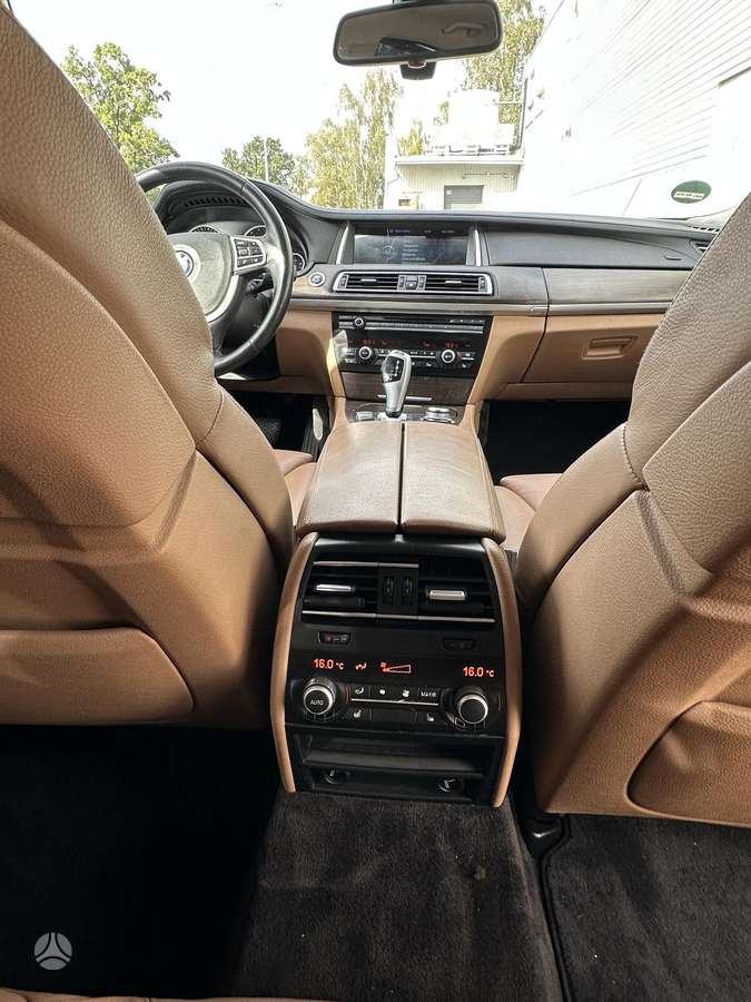 BMW 730, 3.0 l., Седан