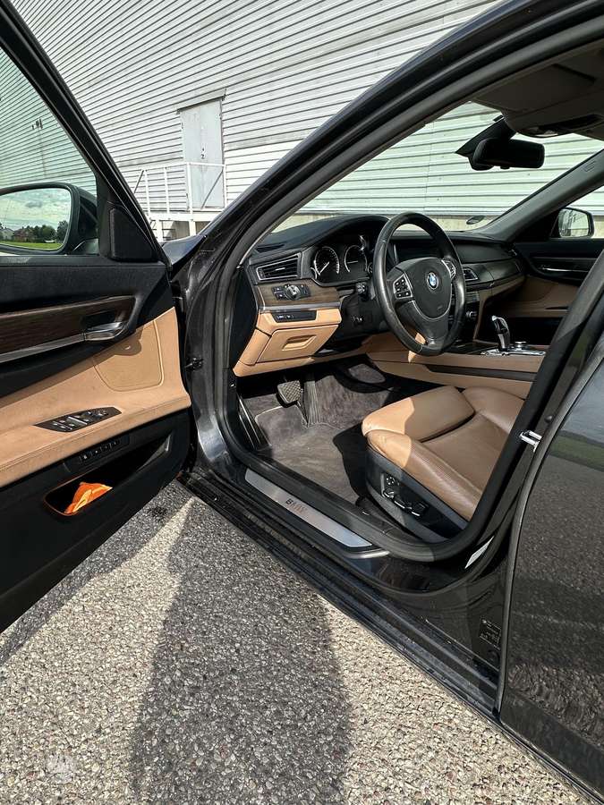 BMW 730, 3.0 l., Седан