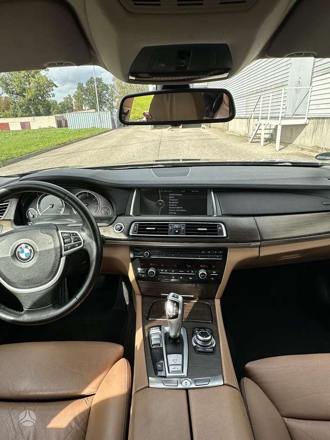 BMW 730, 3.0 l., Седан