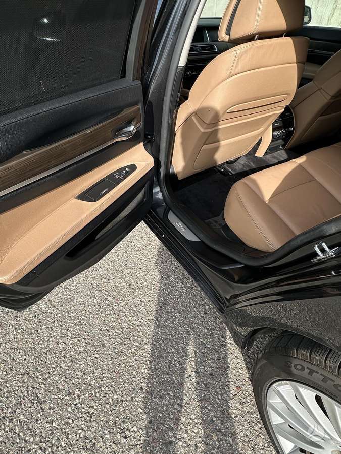 BMW 730, 3.0 l., Седан