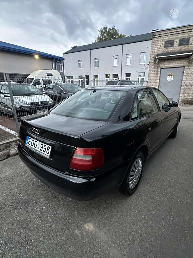 Audi A4, 1.9 l., Седан