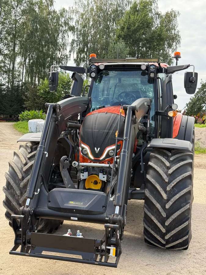 Valtra N175 Direct, tractors